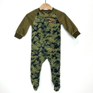 Nike Green Camo Fleece Footie Sleeper Pajamas Size 9 Months